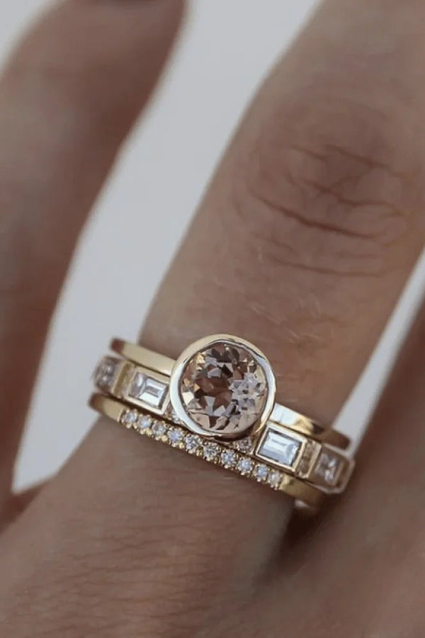 Eleganter Kristallgoldring mit Einlage