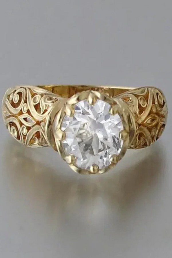 Eleganter Ring mit weißem Zirkonia