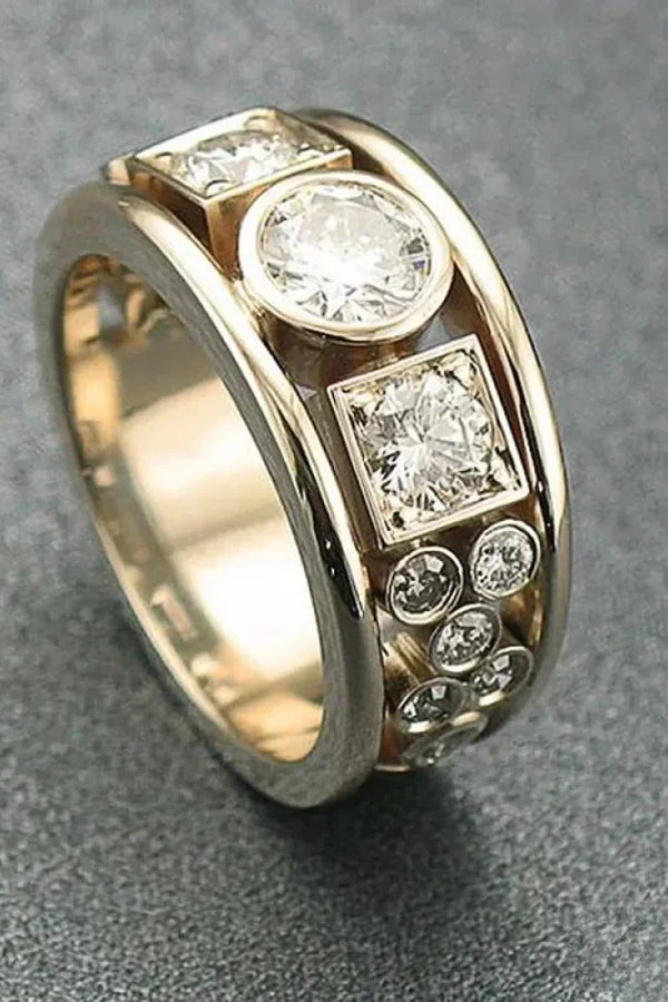 Antique-Style Gold Zirconia Ring