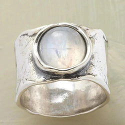 Silberner Ring mit Mondstein